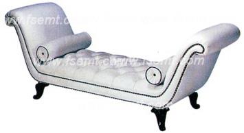独特设计的朗格现代床尾凳