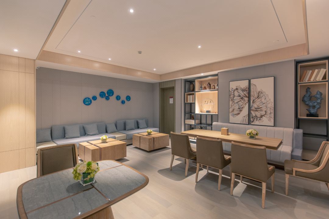 200p15000000ypak2E5EC_W_1080_808_R5_D